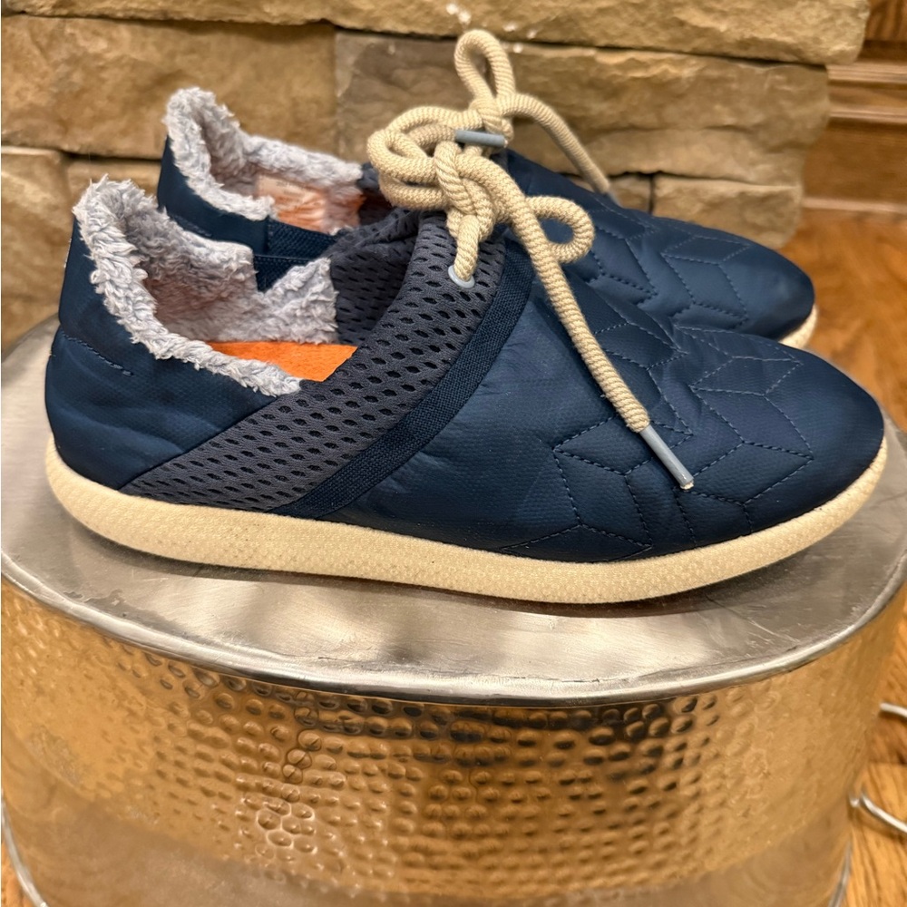 OluKai Navy and Cream Women's Moonlit Ocean slip on shoes. Size 10 women’s